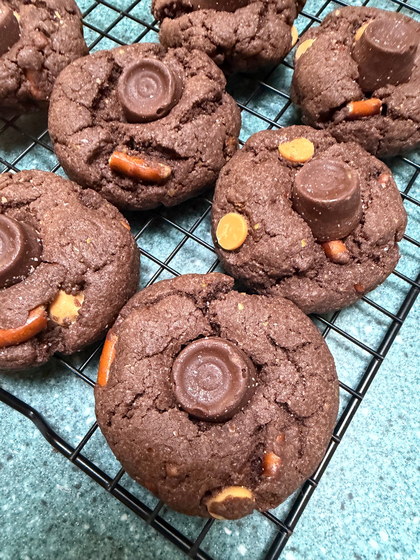 Caramel Rolo Crunch Cookies